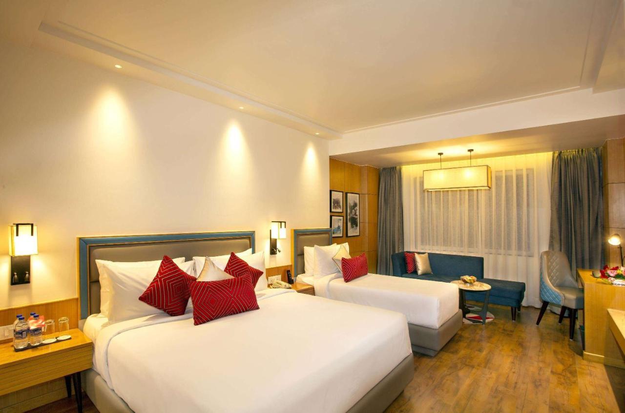 Hotel Ramada By Wyndham Katra Station Road Exterior foto